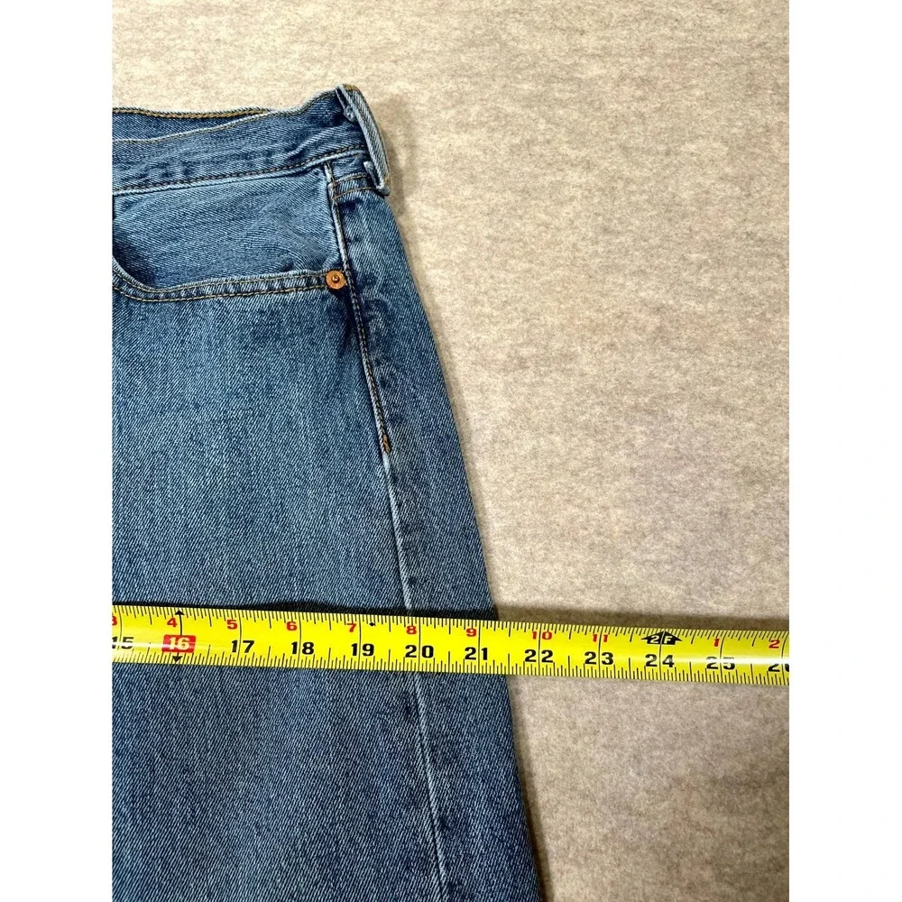Levi's 501 Authentic Original Fit Jeans Mens‎ 32x30 Blue Denim Cotton Button Fly